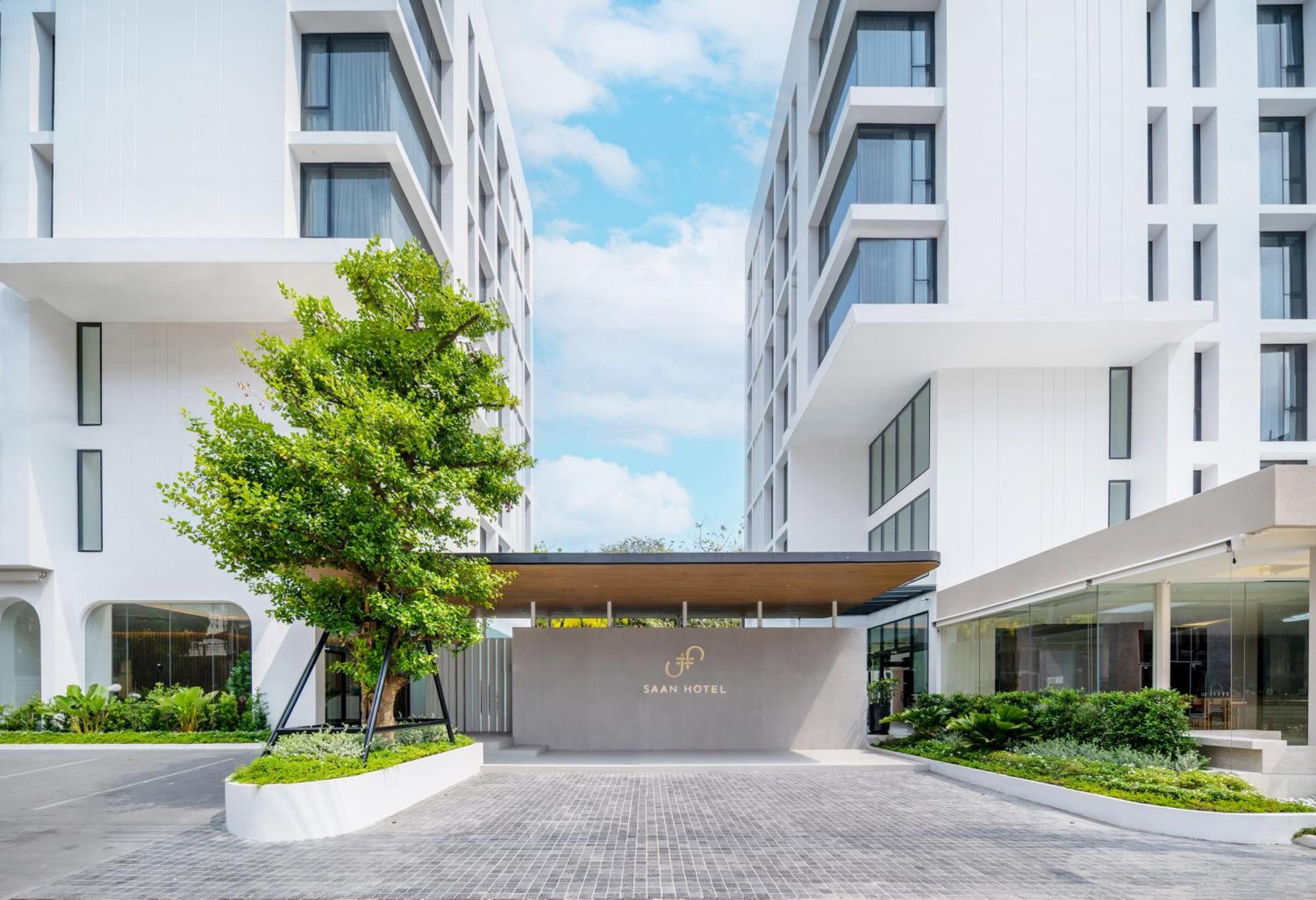 Saan Hotel Sathorn Bangkok Exterior photo