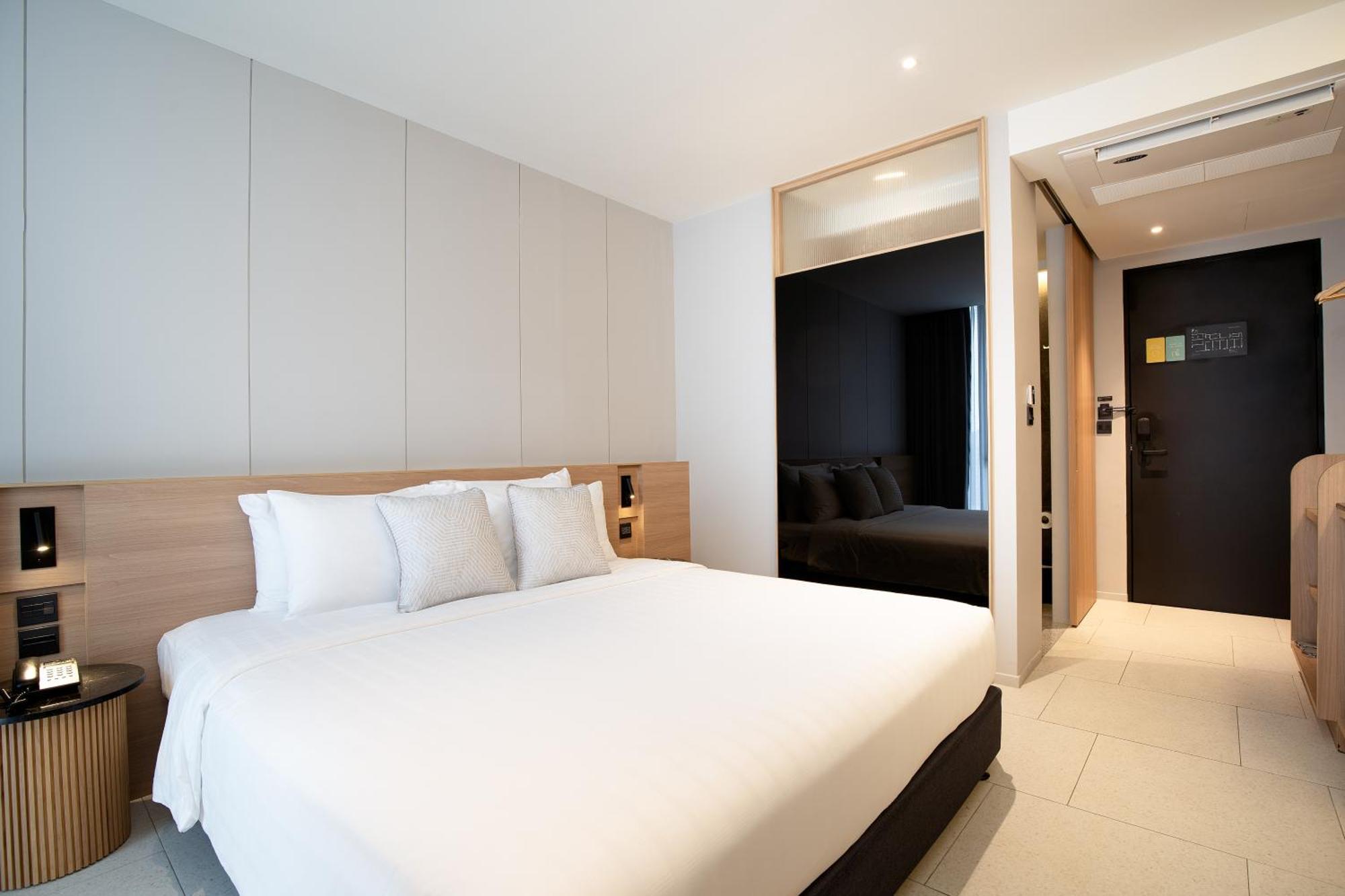 Saan Hotel Sathorn Bangkok Exterior photo