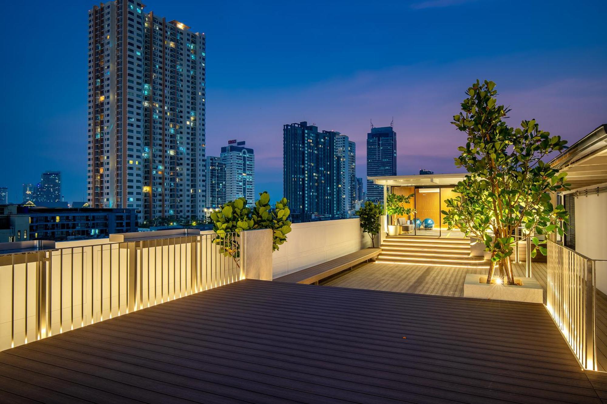 Saan Hotel Sathorn Bangkok Exterior photo